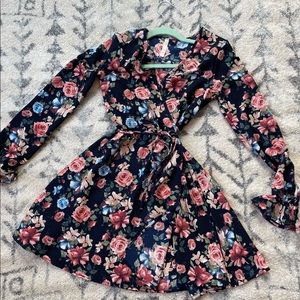 Super cute floral wrap dress!
